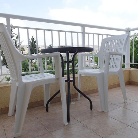 Melpo Court Apartment Geroskipou Екстериор снимка