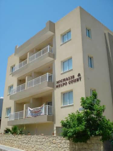 Melpo Court Apartment Geroskipou Екстериор снимка