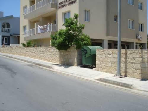 Melpo Court Apartment Geroskipou Екстериор снимка
